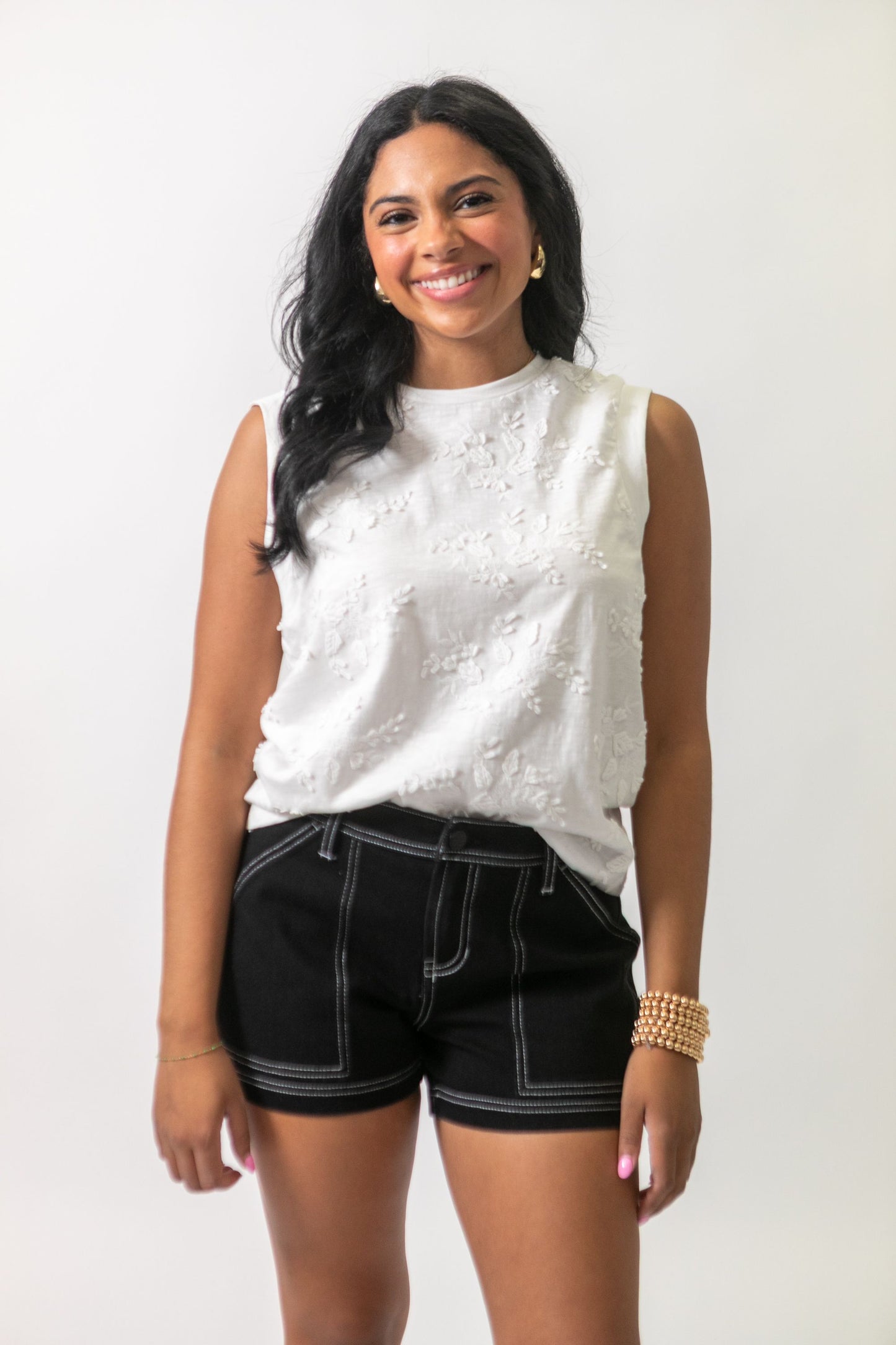 White Sleeveless Crew w/Embroidery